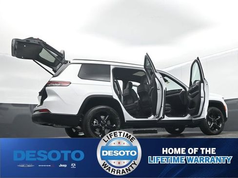 New 2025 Jeep Grand Cherokee L Altitude image 69