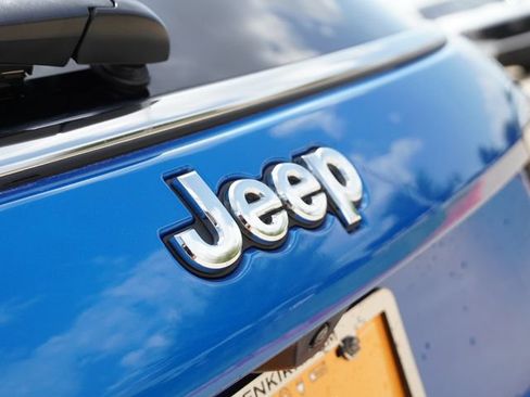 Used 2023 Jeep Compass Latitude AWD/4WD image 12