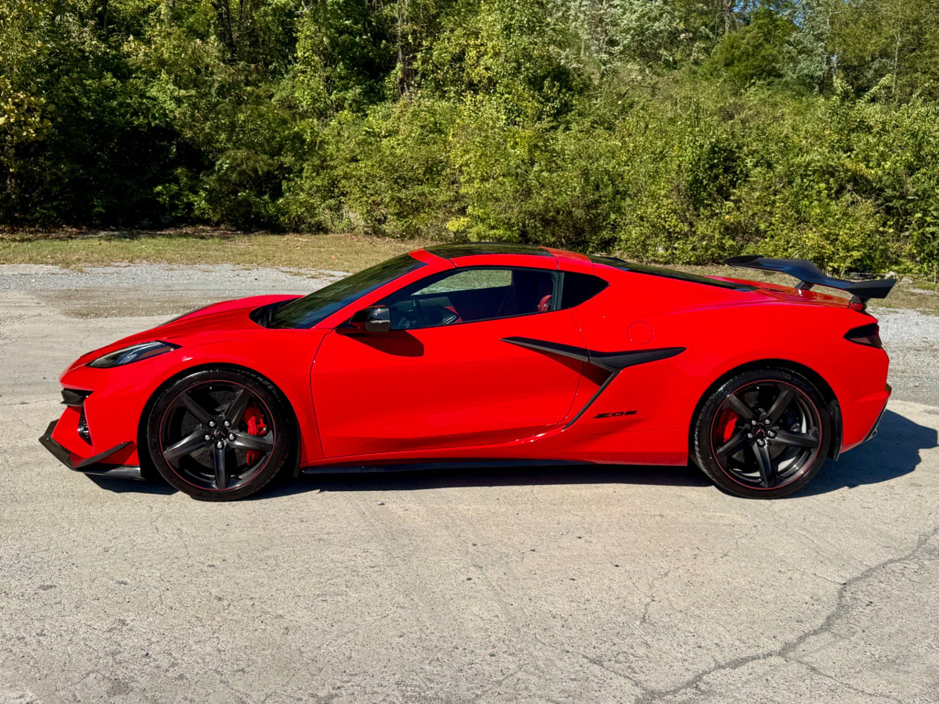 Used 2024 Chevrolet Corvette Z06 w/ Z07 Performance Package RWD image 7