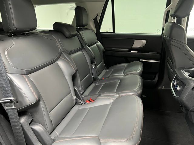 Used 2025 Ford Expedition Active AWD/4WD image 54