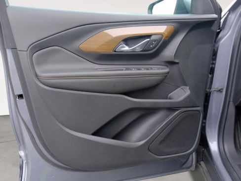 Used 2020 GMC Terrain SLE w/ Driver Convenience Package image 11