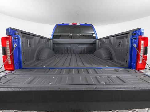 Used 2025 Ford F250 XLT w/ Black Appearance Package image 7