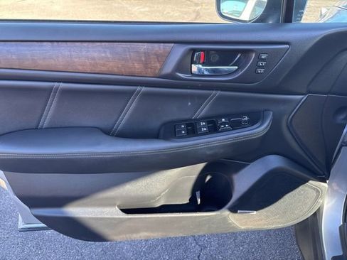 Used 2018 Subaru Outback 2.5i Limited image 17