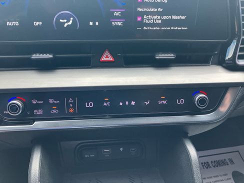 Used 2023 Kia Sportage EX FWD image 23