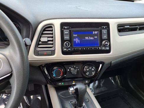Certified 2017 Honda HR-V LX image 10