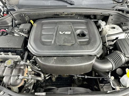 Used 2018 Jeep Grand Cherokee Altitude RWD image 32