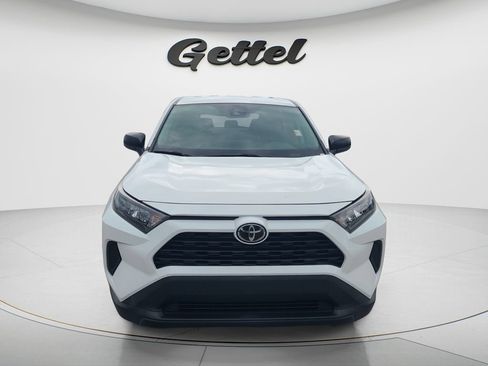 Used 2022 Toyota RAV4 LE FWD image 2