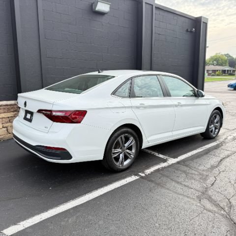 Used 2023 Volkswagen Jetta SE FWD image 8