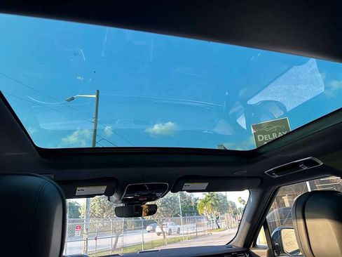 Used 2024 Land Rover Range Rover Sport Dynamic SE image 37