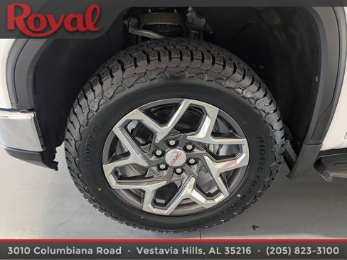 Used 2024 GMC Sierra 1500 SLT w/ SLT Premium Plus Package AWD/4WD image 25
