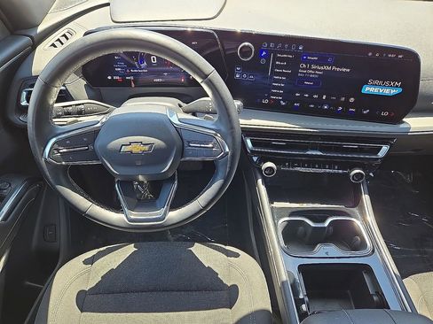 Used 2024 Chevrolet Traverse LT AWD/4WD image 20