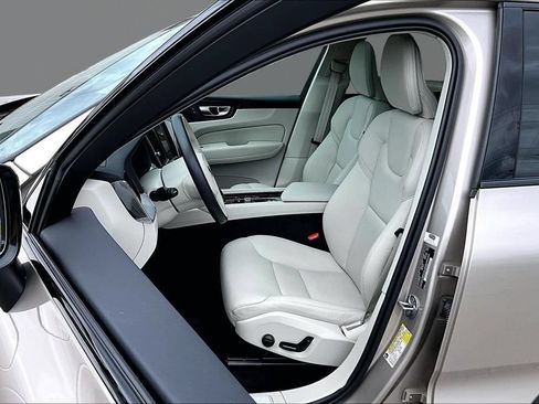 Used 2024 Volvo XC60 T8 Plus w/ Protection Package Premier AWD/4WD image 25
