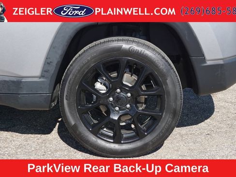 Used 2023 Jeep Compass Latitude AWD/4WD image 9
