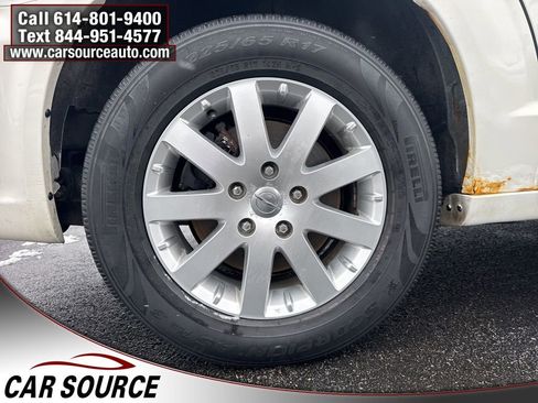 Used 2012 Chrysler Town & Country Touring w/ Entertainment Group #1 image 31