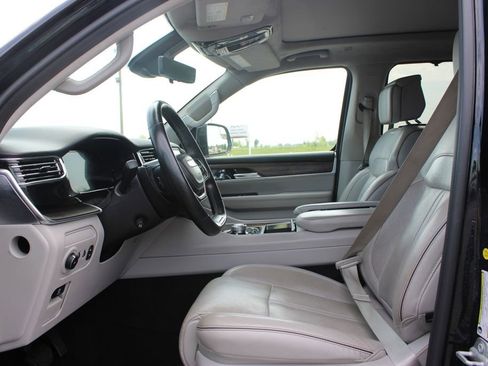 Used 2023 Jeep Grand Wagoneer Series II w/ Flexible Seating Group AWD/4WD image 21
