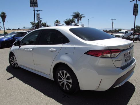 Used 2022 Toyota Corolla LE FWD image 5