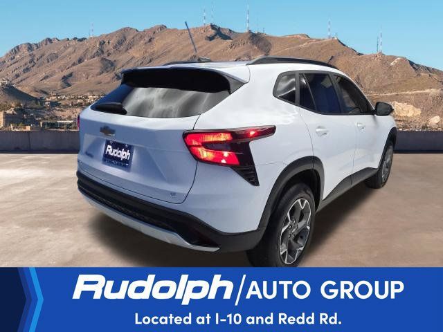 Used 2026 Chevrolet Trax LT FWD image 5