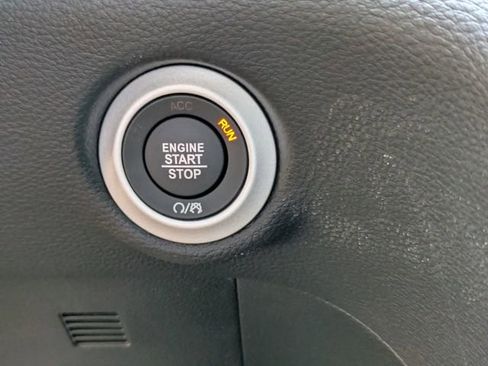 New 2026 Chrysler Pacifica Limited image 33