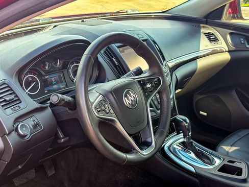 Used 2016 Buick Regal Premium FWD image 2