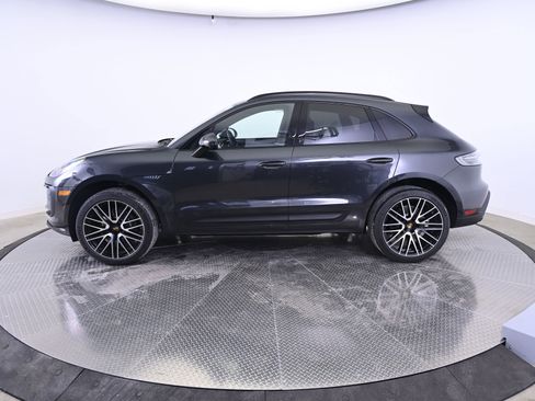 Used 2026 Porsche Macan AWD/4WD image 2