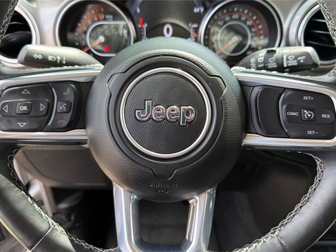 Used 2021 Jeep Wrangler Unlimited Sahara w/ Cold Weather Group AWD/4WD image 16