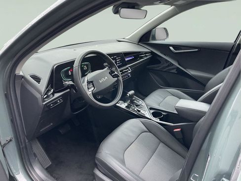 Used 2024 Kia Niro EX FWD image 12