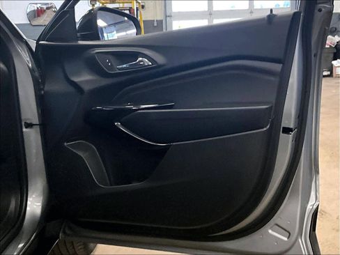 Used 2024 Chevrolet Trax RS w/ Sunroof Package image 12