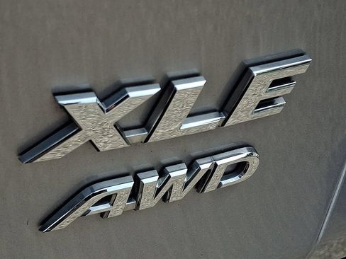 Used 2022 Toyota RAV4 XLE w/ Convenience Package AWD/4WD image 30