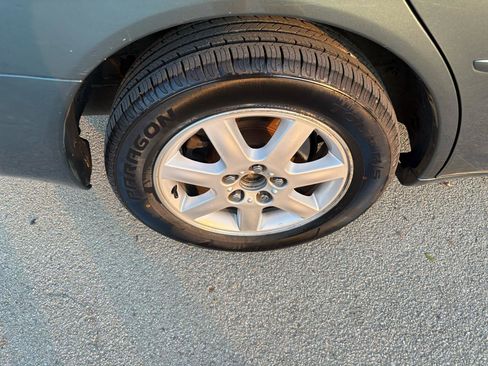 Used 2004 Toyota Avalon XLS image 40