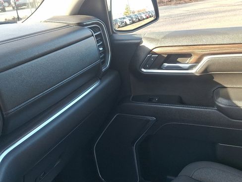 Used 2023 Chevrolet Silverado 1500 LT image 31