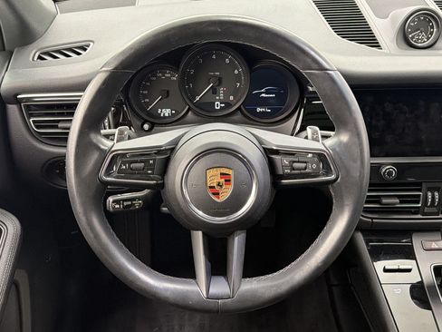 Used 2024 Porsche Macan AWD/4WD image 11