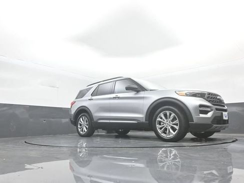 Certified 2023 Ford Explorer XLT w/ Equipment Group 202A AWD/4WD image 34