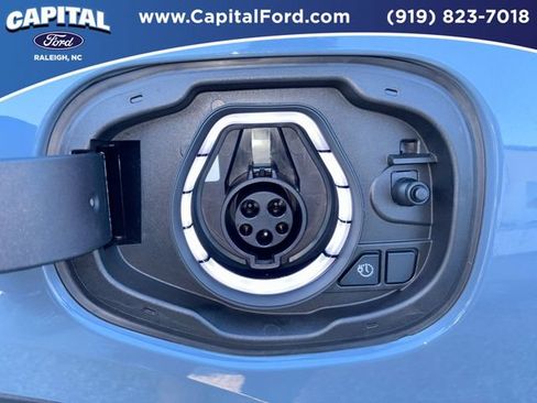 New 2026 Ford Escape SE FWD image 11