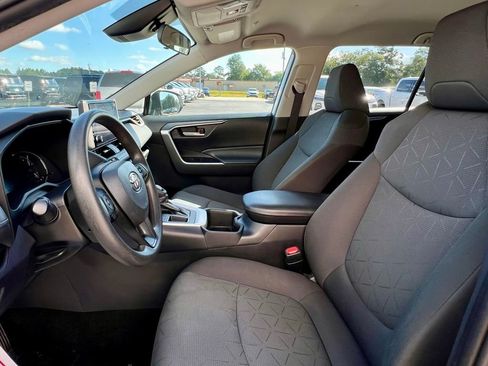 Used 2024 Toyota RAV4 XLE image 19