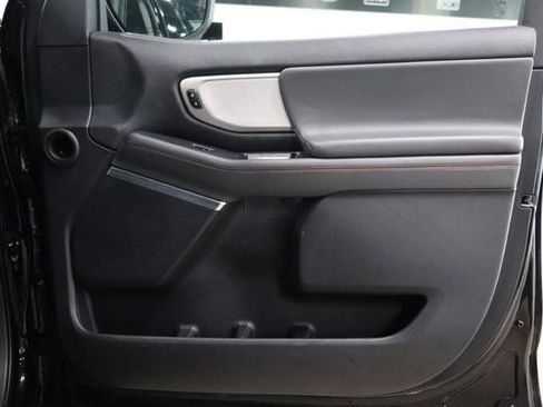 Used 2025 Ford Expedition Active RWD image 28