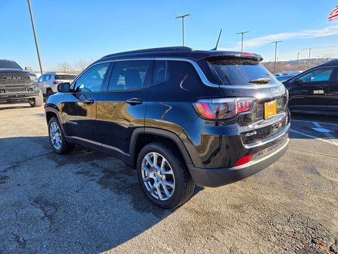 Used 2022 Jeep Compass Latitude image 6