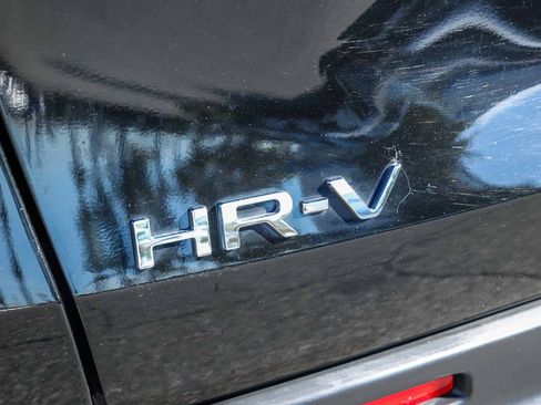 Used 2025 Honda HR-V LX image 9