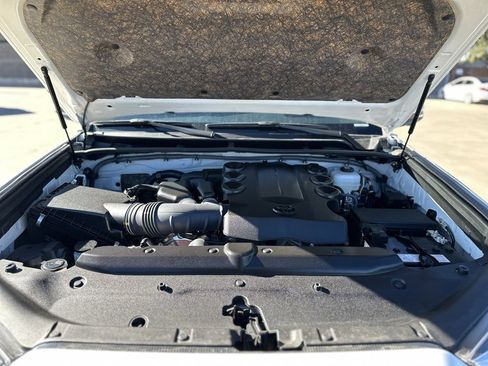 Used 2023 Toyota 4Runner Limited image 8