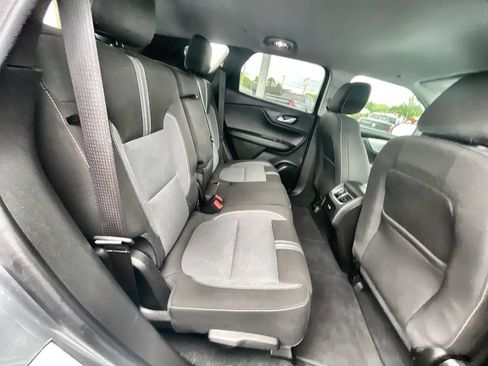 Used 2025 Chevrolet Blazer LT FWD image 26