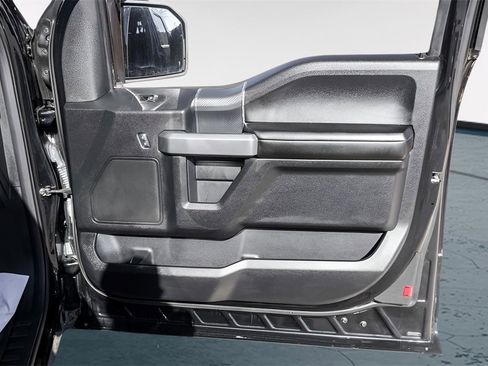 Used 2018 Ford F150 XLT w/ Equipment Group 302A Luxury image 31