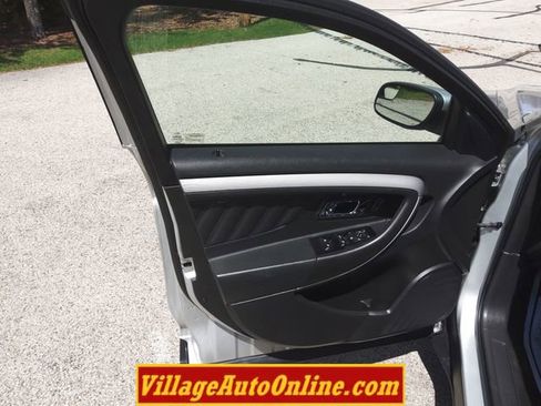 Used 2016 Ford Taurus SEL w/ Equipment Group 201A AWD/4WD image 12