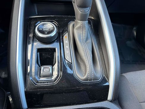 Used 2023 Chevrolet Colorado Trail Boss w/ Technology Package image 27