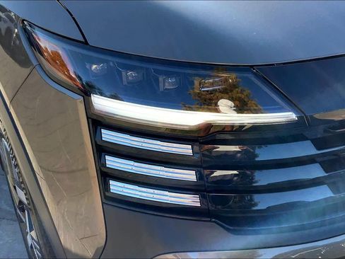 Used 2026 Nissan Kicks SV image 27