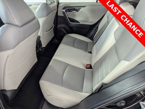 Used 2022 Toyota RAV4 Limited image 14
