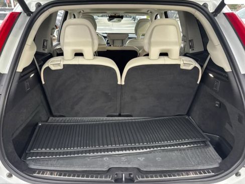 Used 2022 Volvo XC90 T8 Inscription Expression w/ Advanced Package image 9