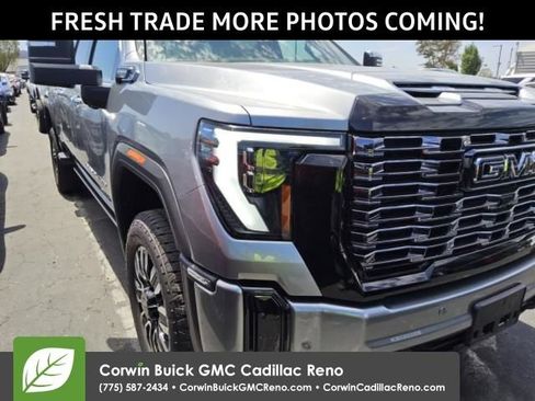 Used 2025 GMC Sierra 2500 Denali Ultimate AWD/4WD image 3