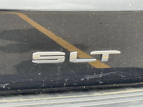 Used 2022 GMC Yukon XL SLT w/ SLT Luxury Package AWD/4WD image 8