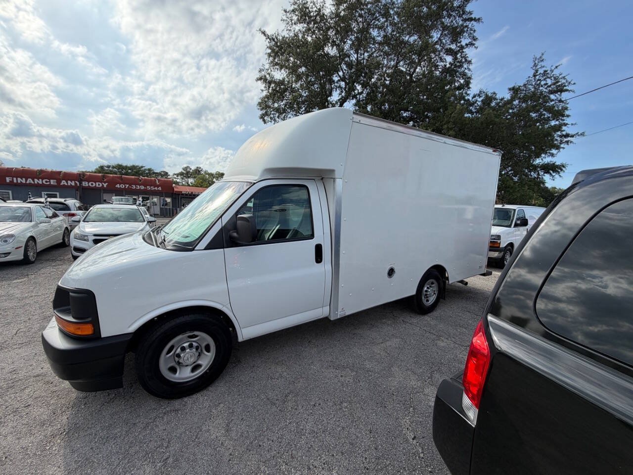 Used 2017 Chevrolet Express 3500 RWD image 7