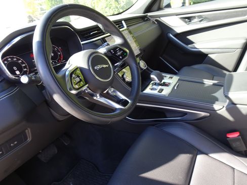 New 2025 Jaguar F-PACE R-Dynamic S image 15