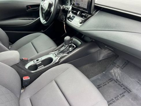 Used 2025 Toyota Corolla LE FWD image 19